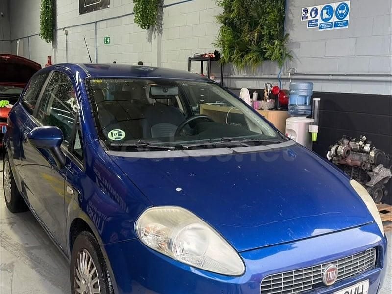Usado Fiat Punto Dynamic 90 CV (66 kW) 2009 Azul Utilitario