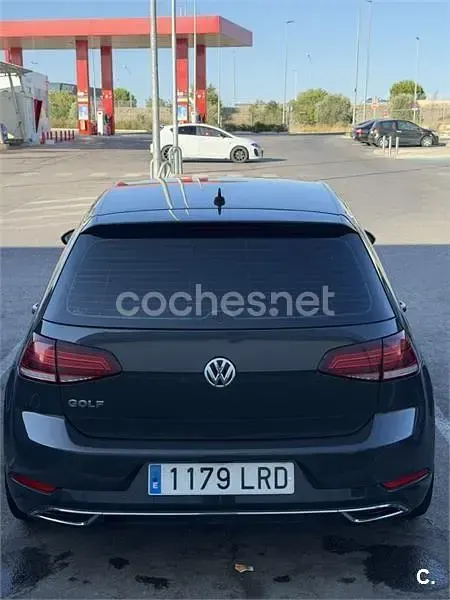 Usado VW Golf VII Advance 150 CV (110 kW) 2018 Gris / plata Familiar
