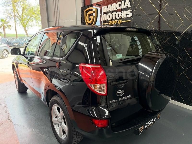 Usado Toyota RAV4 Executive 136 CV (100 kW) 2007 Negro SUV