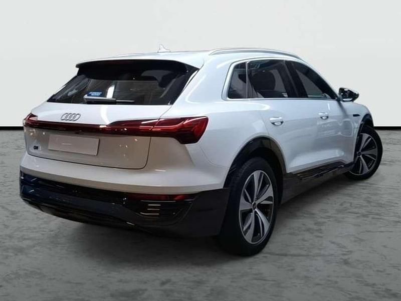 Usado Audi e-tron Sport 250 kW (340 CV) 2024 Blanco SUV
