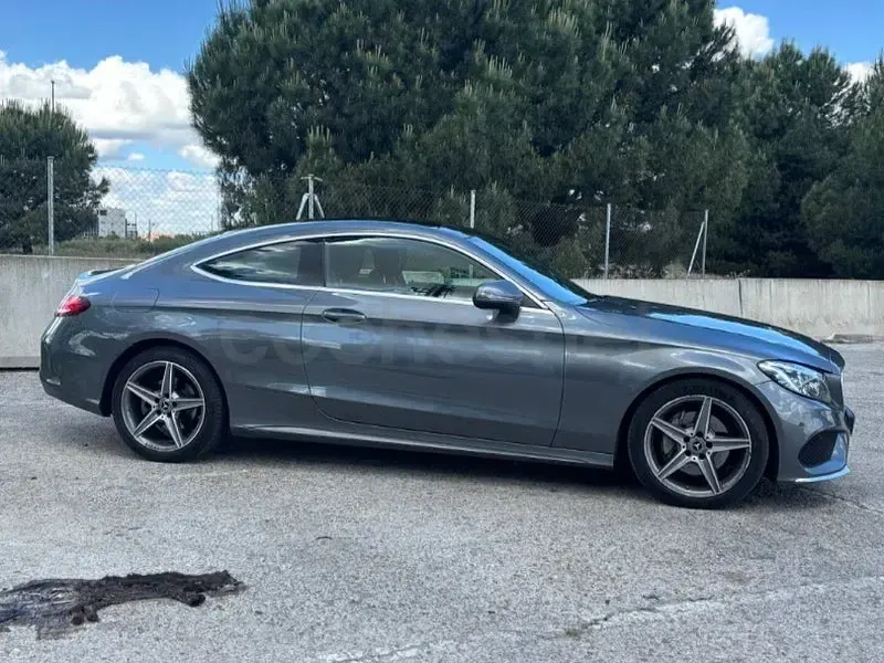 Usado Mercedes C220 170 CV (125 kW) 2018 Gris / plata Coupe