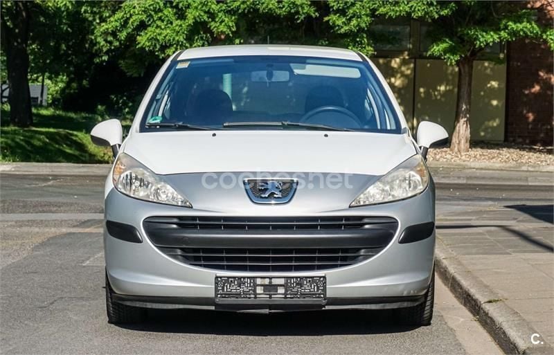 Blanco Usado 2009 Peugeot 207 Berlina | 3800 € (Precio justo) - Imagen 1/4