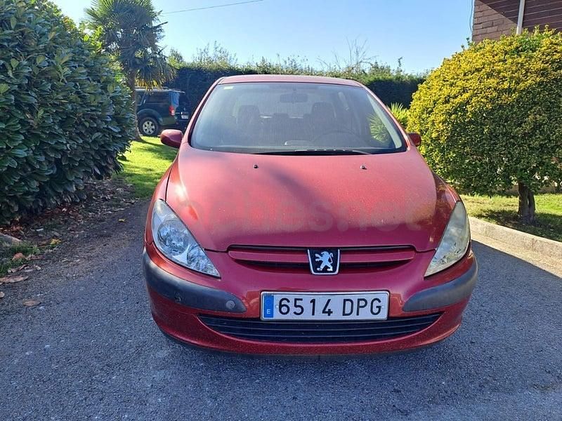 Usado Peugeot 307 90 CV (66 kW) 2005 Granate Berlina