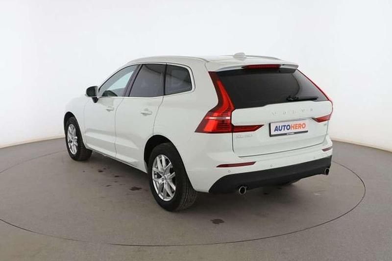 Usado Volvo XC60 Momentum 199 CV (146 kW) 2021 Blanco SUV