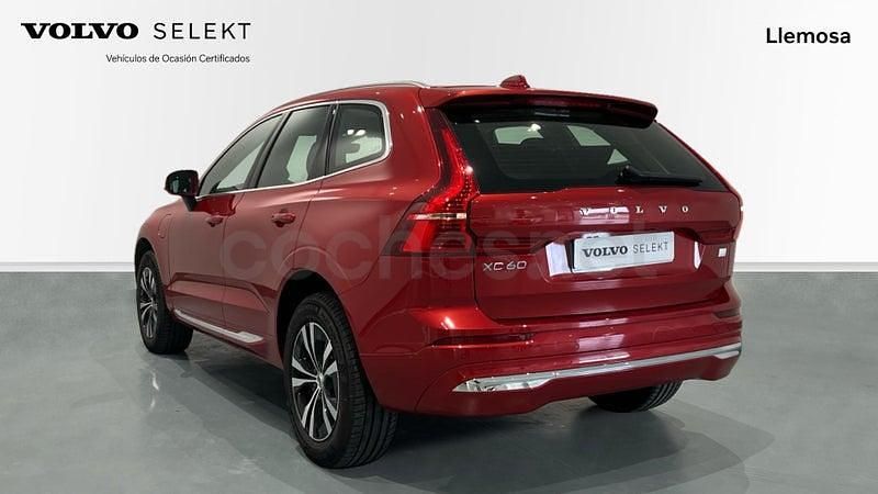 Usado Volvo XC60 Core 350 CV (257 kW) 2024 Rojo SUV