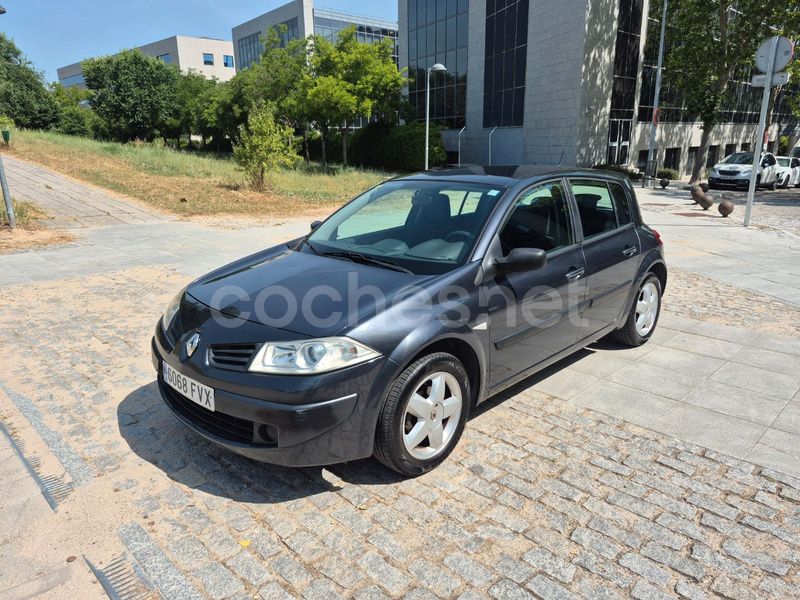 Gris / plata Usado 2007 Renault Mégane II Berlina | 3750 € (Precio justo) - Imagen 1/4