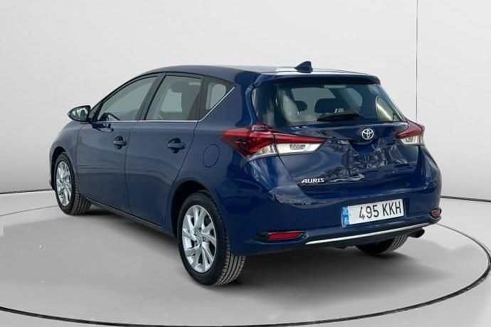 Usado Toyota Auris Business Edition 115 CV (84 kW) 2018