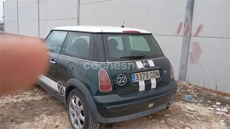 Usado Mini ONE 90 CV (66 kW) 2003 Verde Utilitario