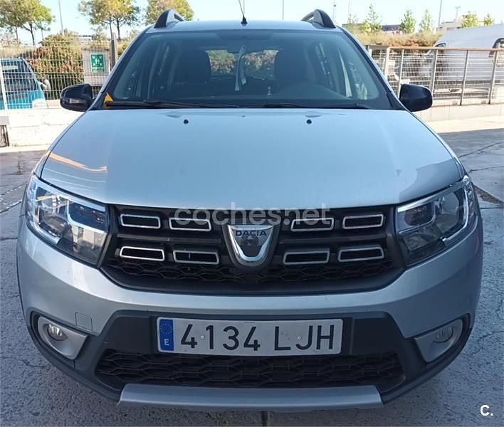 Usado Dacia Sandero 100 CV (73 kW) 2020 Gris / plata Berlina