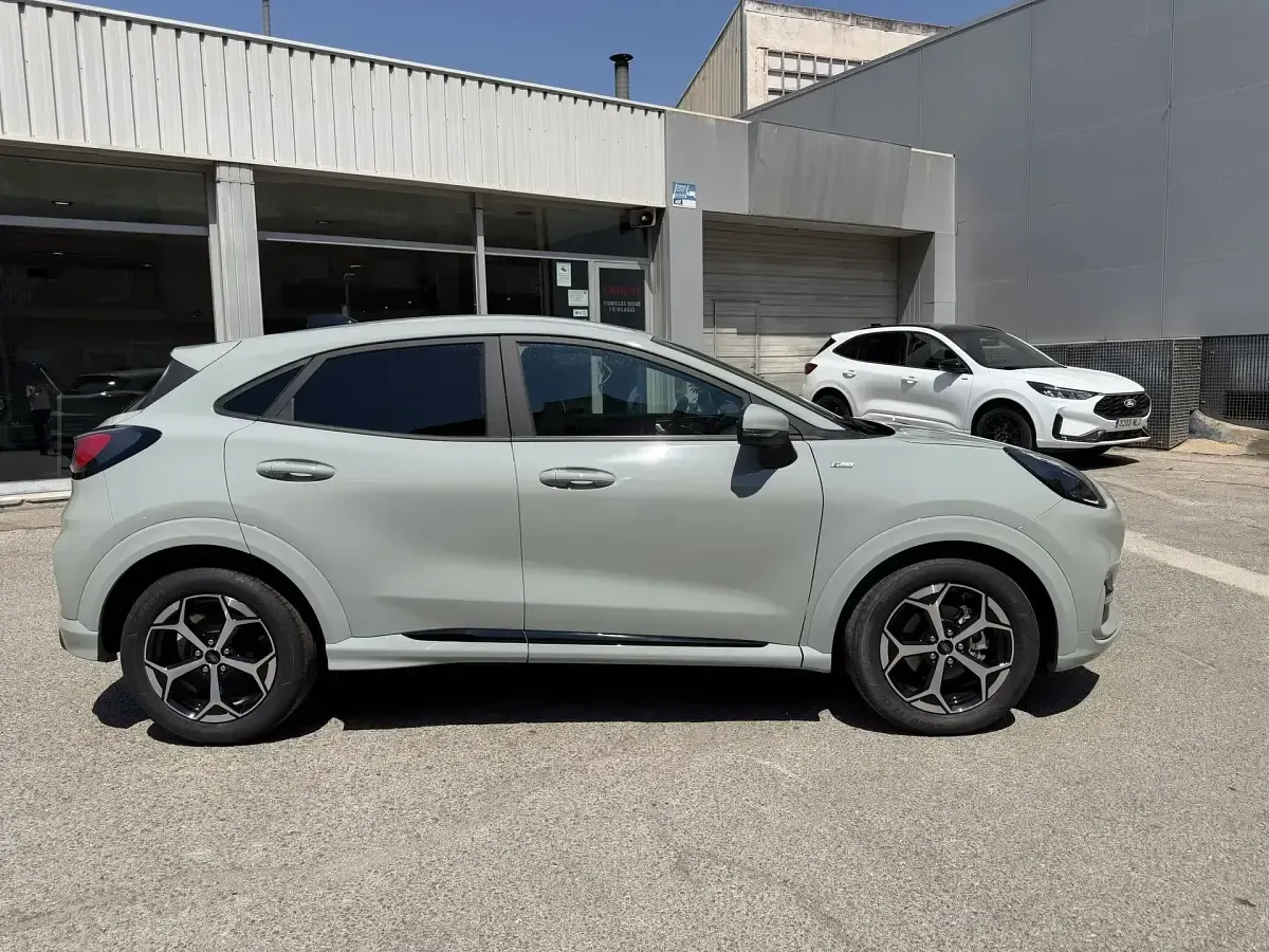 Nuevo Ford Puma Titanium 125 CV (91 kW) 2026 Gris SUV