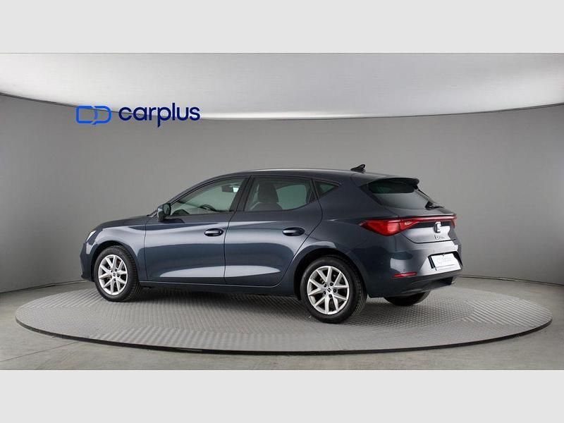 Usado Seat Leon Style 115 CV (84 kW) 2021 Gris magnetic (metalizado) Utilitario