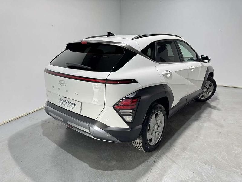 Usado Hyundai Kona 120 CV (88 kW) 2024 Blanco SUV