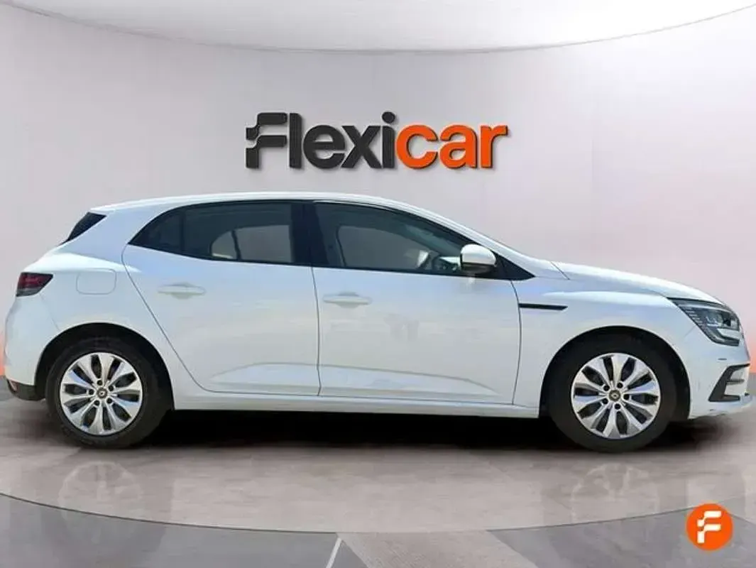 Usado Renault Mégane II Life 116 CV (85 kW) 2021 Blanco Berlina