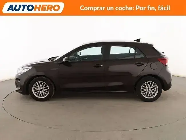 Usado Kia Rio 85 CV (62 kW) 2019 Marrón Berlina