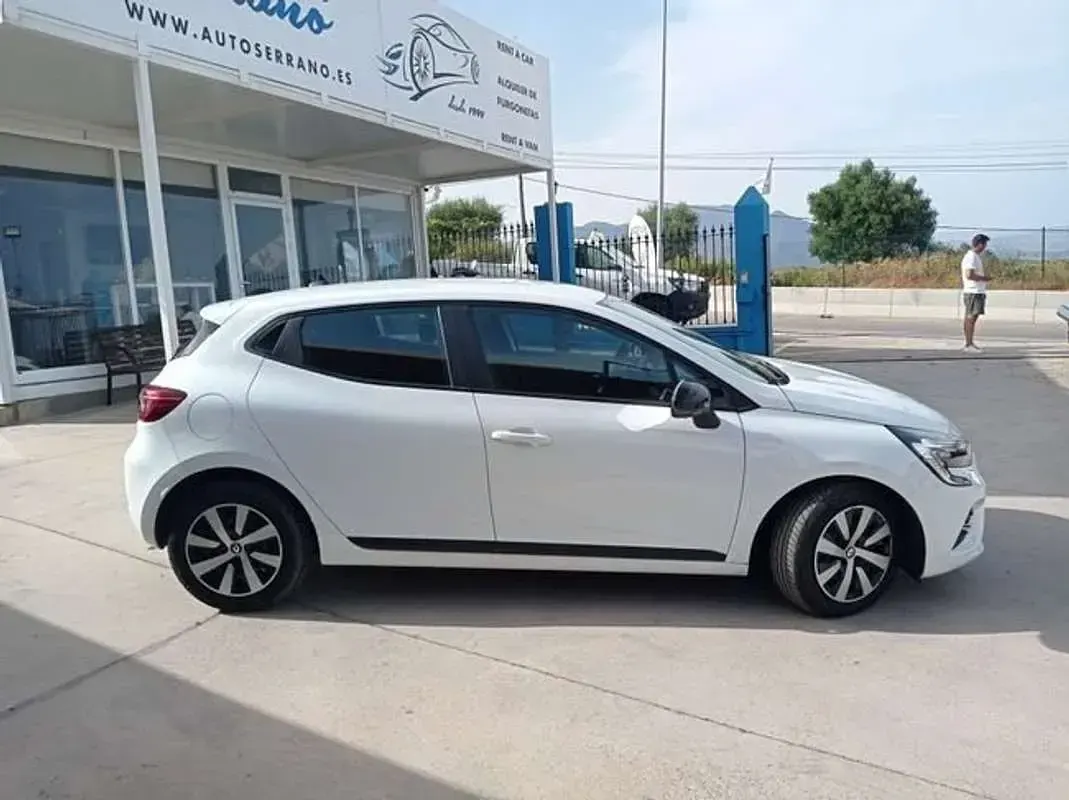 Usado Renault Clio Equilibre 101 CV (74 kW) 2022 Blanco Utilitario