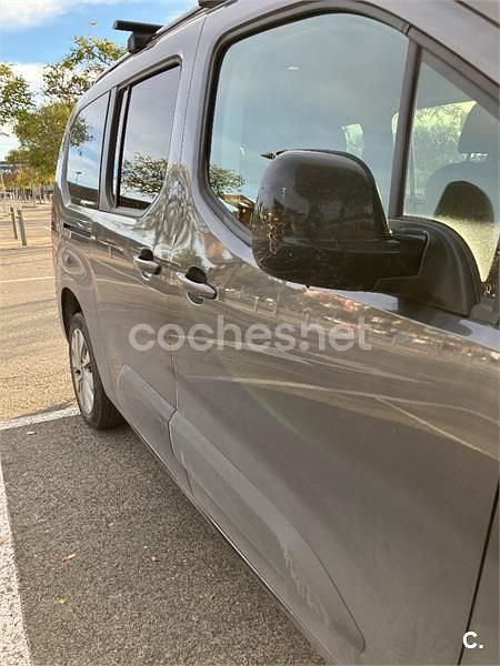 Usado Opel Combo Life Elegance 131 CV (96 kW) 2022 Gris / plata Monovolumen