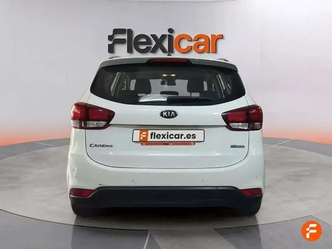 Usado Kia Carens 116 CV (85 kW) 2018 Blanco Monovolumen