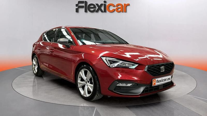 Usado Seat Leon FR 150 CV (110 kW) 2022 Rojo Utilitario