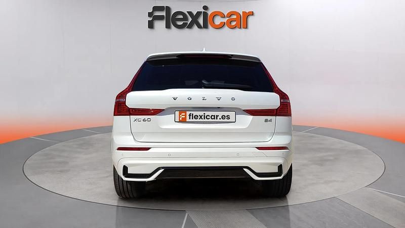 Usado Volvo XC60 Plus 197 CV (144 kW) 2023 Blanco SUV