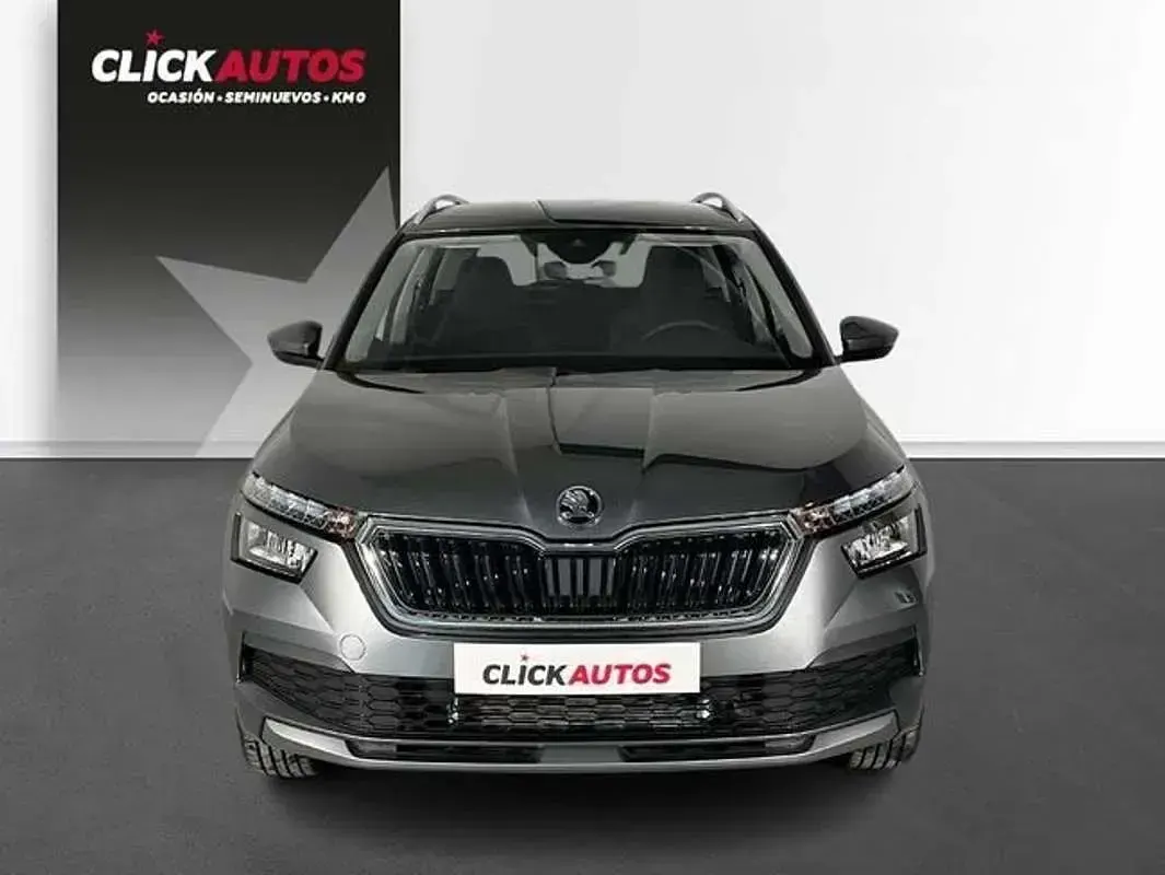 Usado Skoda Kamiq Ambition 95 CV (69 kW) 2024 Gris SUV