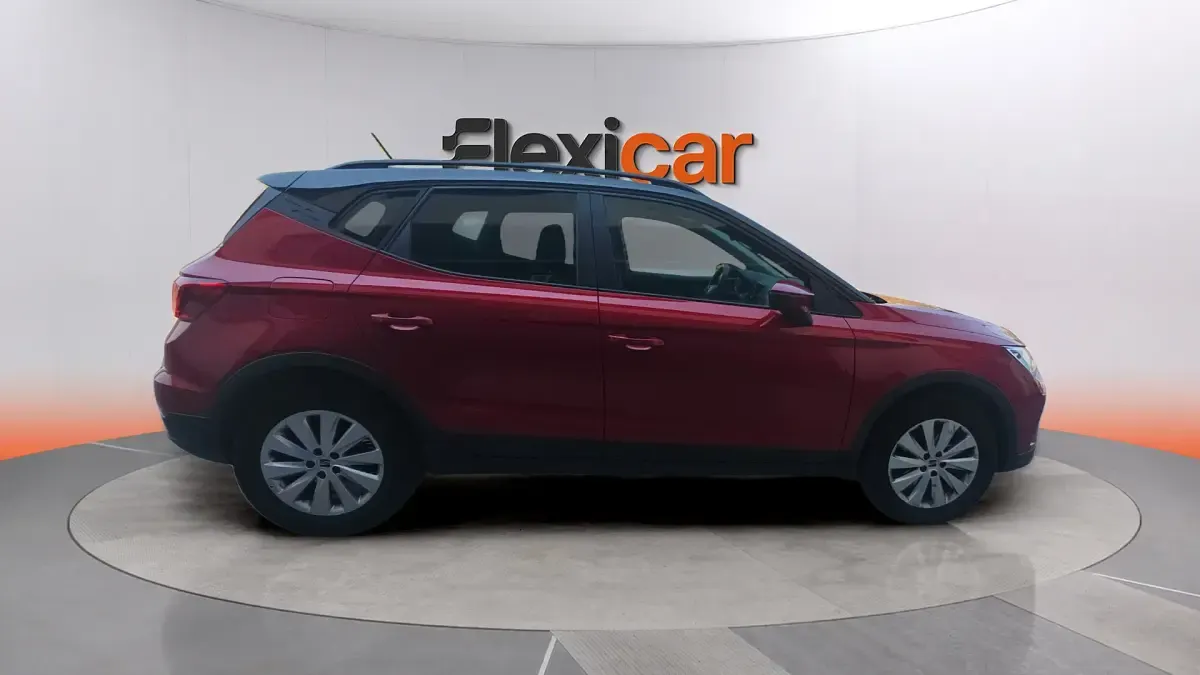 Usado Seat Arona Style 110 CV (80 kW) 2023 Burdeos SUV
