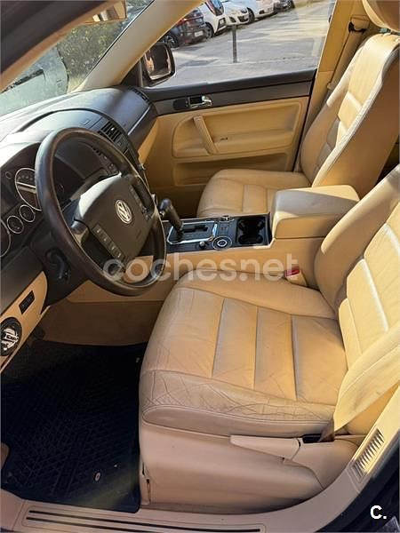 Usado VW Touareg 225 CV (165 kW) 2005 Negro SUV