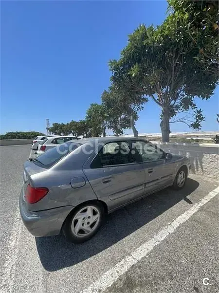 Usado Citroën Xsara 90 CV (66 kW) 2004 Gris / plata Berlina