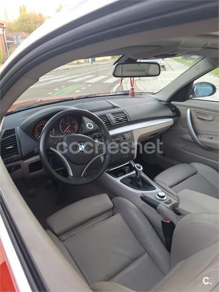 Rojo Usado 2008 BMW 120 Coupé Coupe | 9600 € (Precio justo) - Imagen 1/4