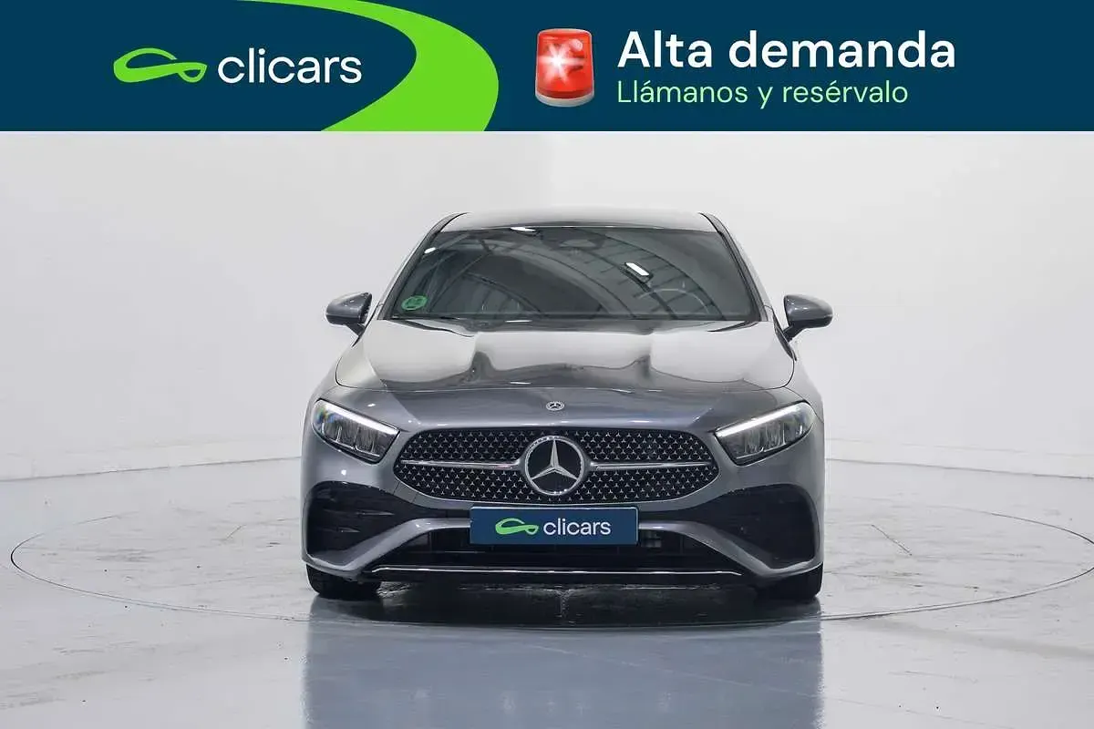 Usado Mercedes A200 Advanced 150 CV (110 kW) 2024 Plateado Berlina