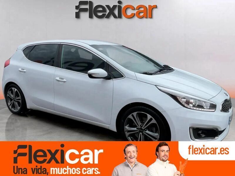 Blanco Usado 2017 Kia Ceed GT GT-Line Utilitario | 12.990 € (Un poco caro) - Imagen 1/4