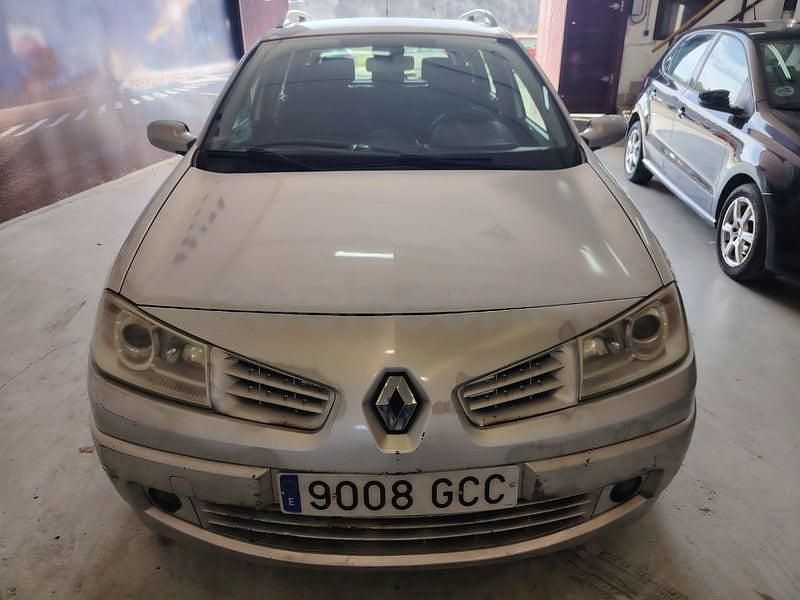 Usado Renault Mégane GrandTour Dynamique 110 CV (80 kW) 2008 Gris / plata Familiar