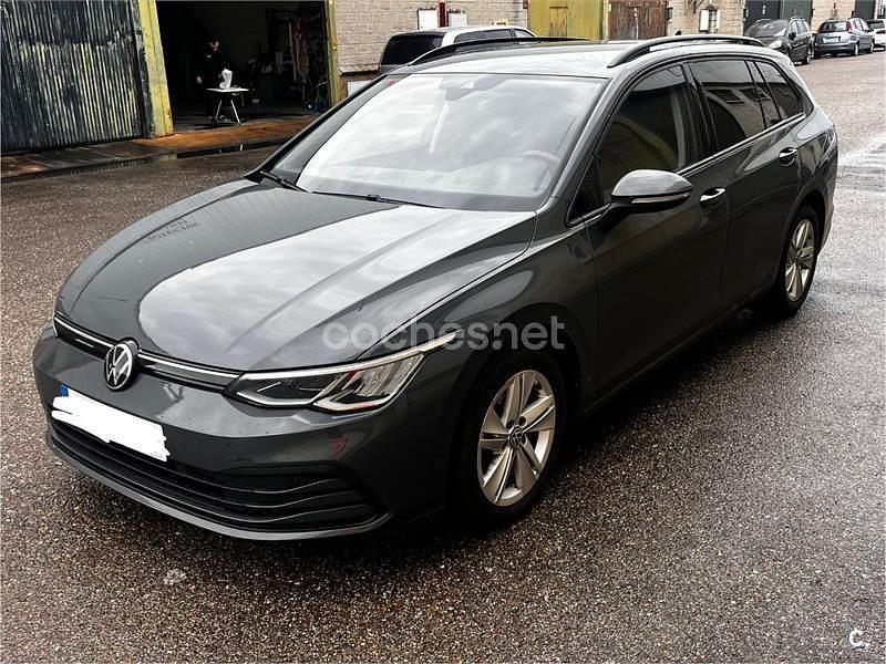 Usado VW Golf VIII 115 CV (84 kW) 2021 Gris / plata Familiar
