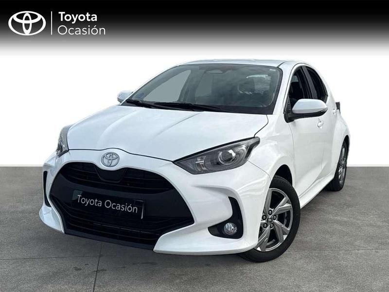 Usado Toyota Yaris Hybrid Active 116 CV (85 kW) 2024 Blanco Utilitario