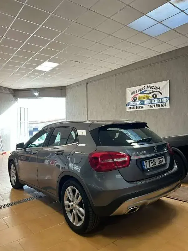 Usado Mercedes GLA200 Urban 136 CV (100 kW) 2014 Gris SUV