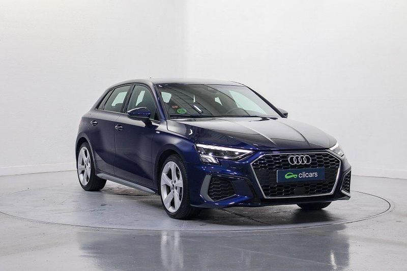 Usado Audi A3 S-Line 110 CV (80 kW) 2021 Azul Berlina