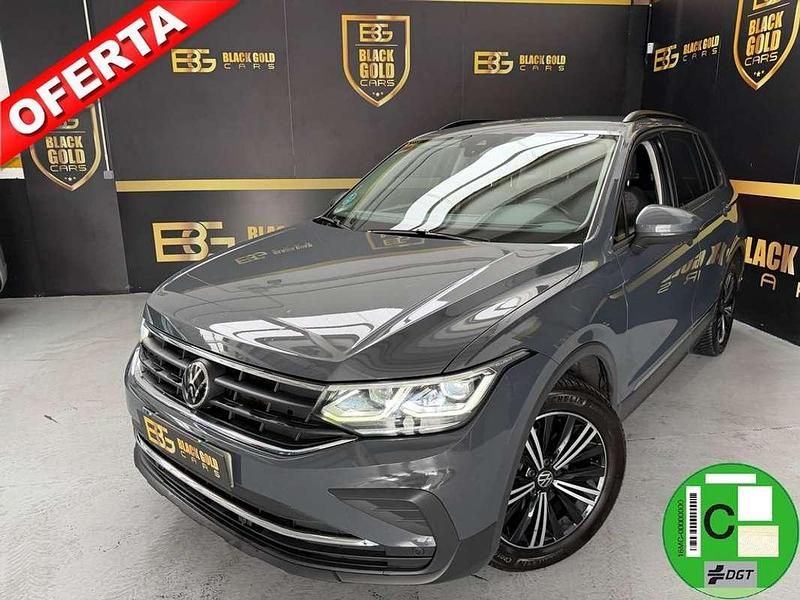 Usado VW Tiguan Life 150 CV (110 kW) 2021 Gris / plata SUV