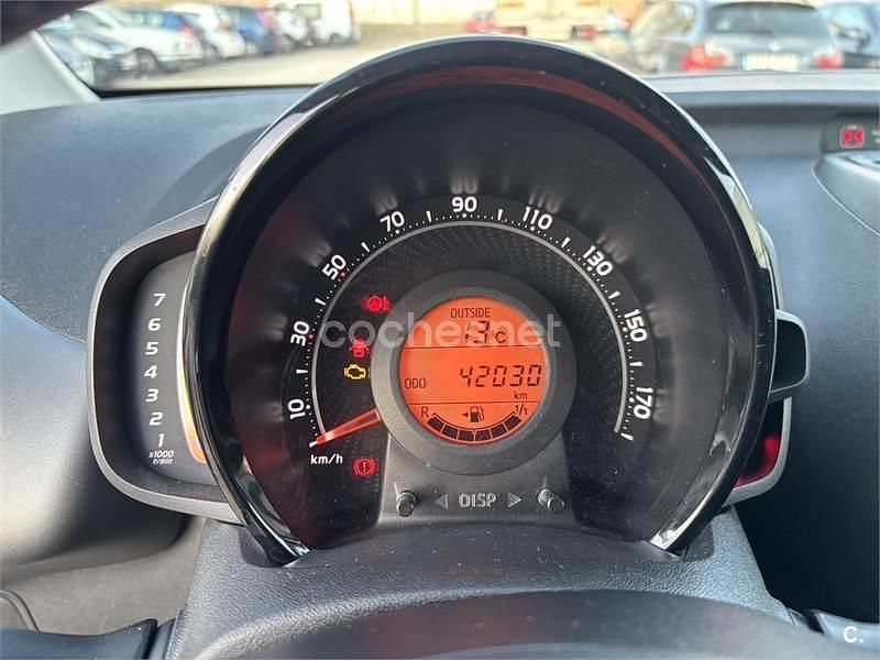 Negro Usado 2020 Toyota Aygo X-play Utilitario | 10.500 € (Buen precio) - Imagen 1/4