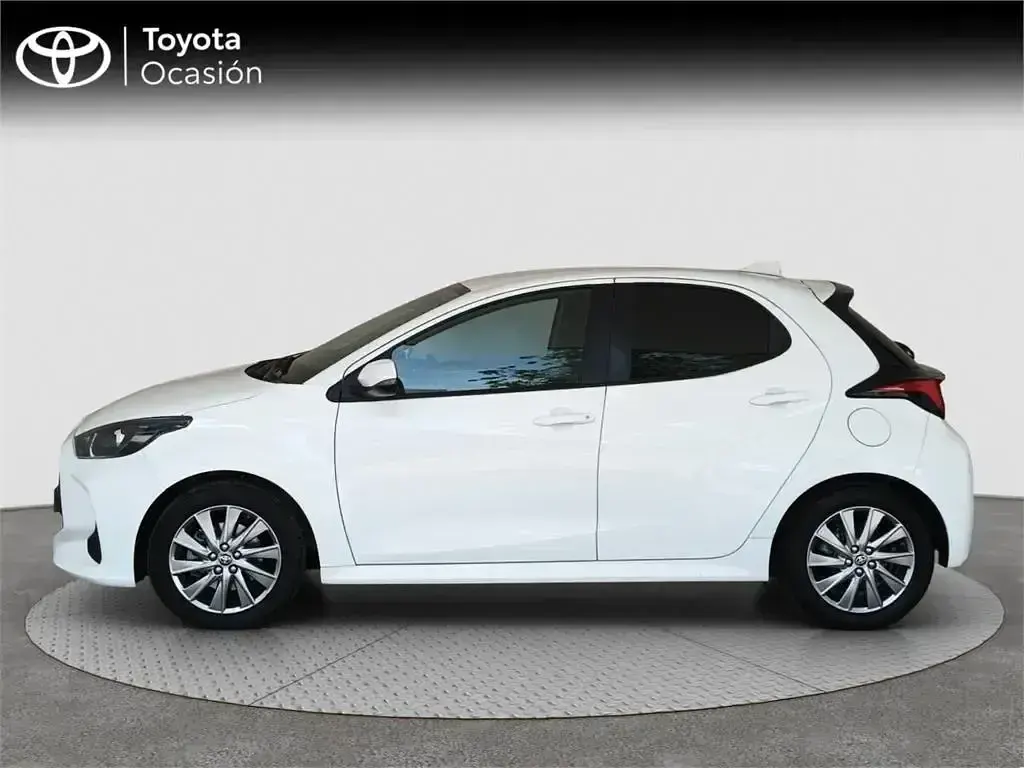 Usado Toyota Yaris Active 75 CV (55 kW) 2023 Blanco Utilitario