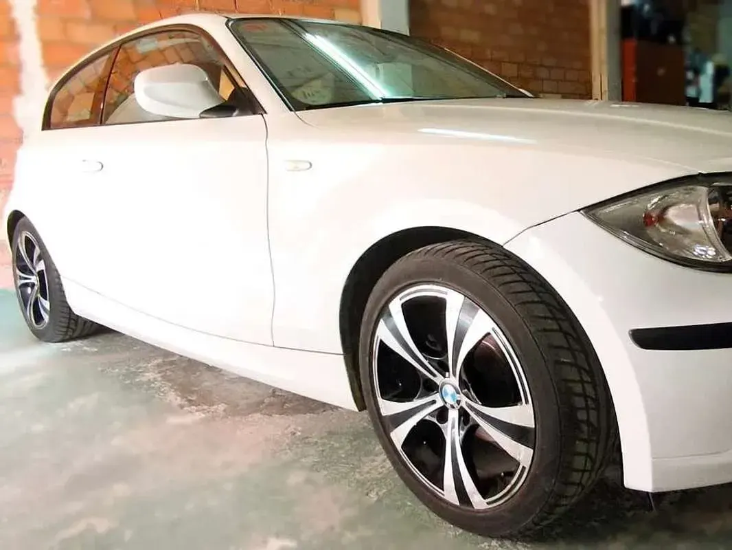 Usado BMW 116 116 CV (85 kW) 2011 Blanco Utilitario