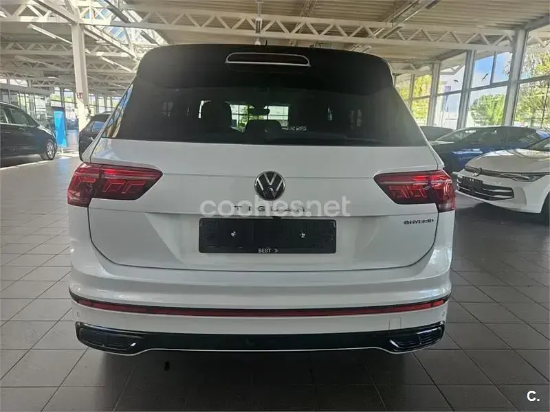 Usado VW Tiguan R-line 245 CV (180 kW) 2023 Blanco SUV