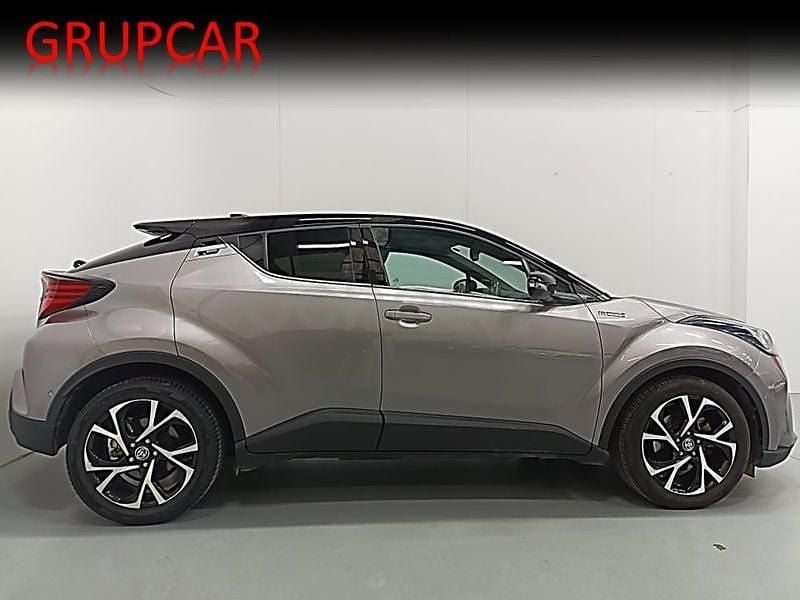 Begagnad Toyota C-HR Advance 184 HK (135 kW) 2021 Grå SUV