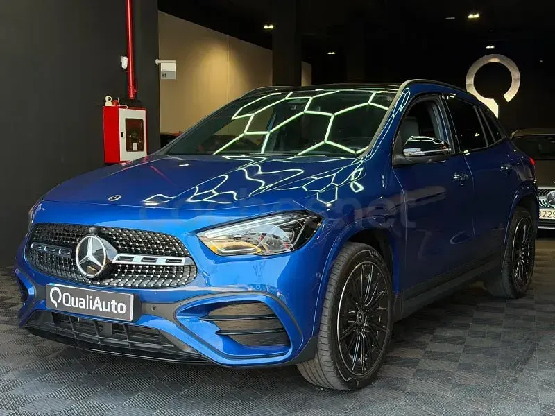 Usado Mercedes GLA250 218 CV (160 kW) 2025 Azul SUV