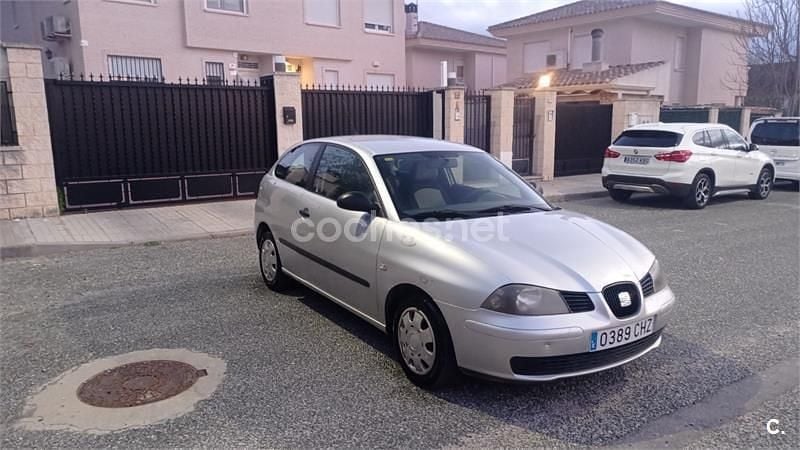 Usado Seat Ibiza Stella 64 CV (47 kW) 2003 Gris / plata Utilitario
