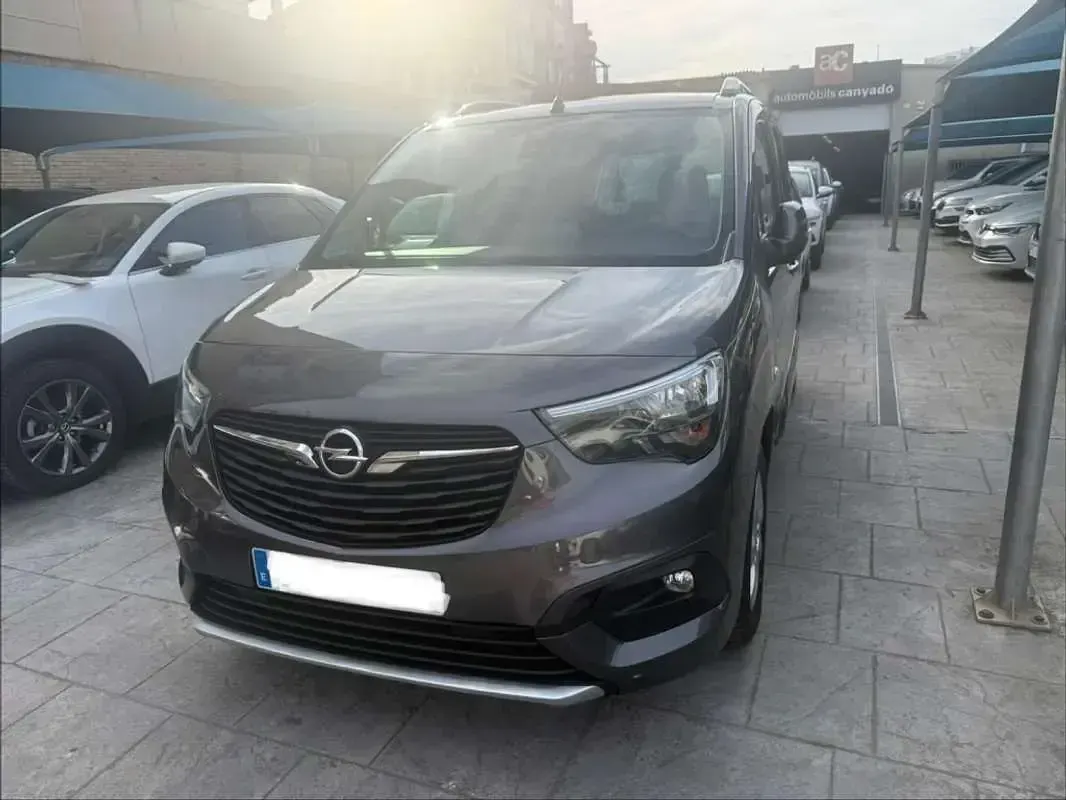 Usado Opel Combo Life Selective 131 CV (96 kW) 2018 Gris Monovolumen