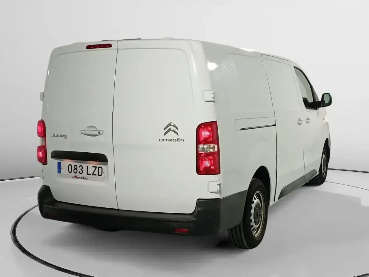 Usado Citroën Jumpy 102 CV (75 kW) 2022 Blanco Monovolumen