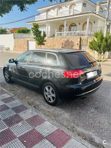 Usado Audi A3 Sportback Attraction 105 CV (77 kW) 2011 Negro Utilitario