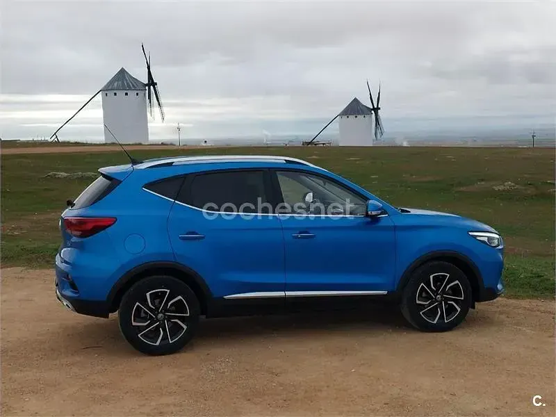 Usado MG ZS Luxury 111 CV (81 kW) 2023 Azul SUV