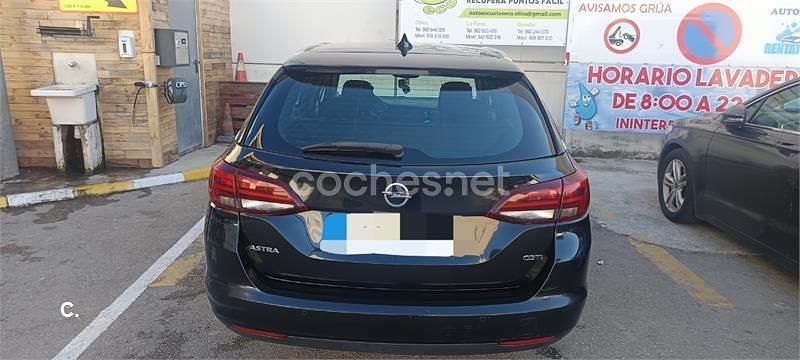 Usado Opel Astra Excellence 136 CV (100 kW) 2017 Negro Familiar