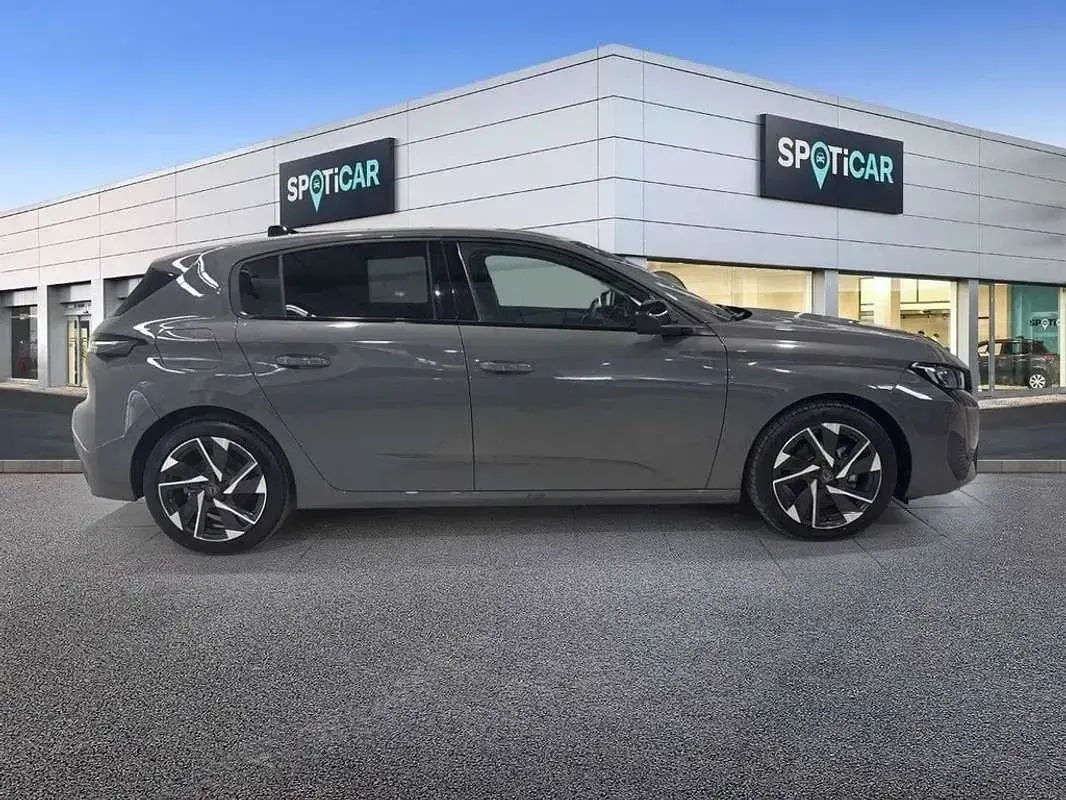 Usado Peugeot 308 Allure 131 HP (96 kW) 2024 Cinzento Citadino