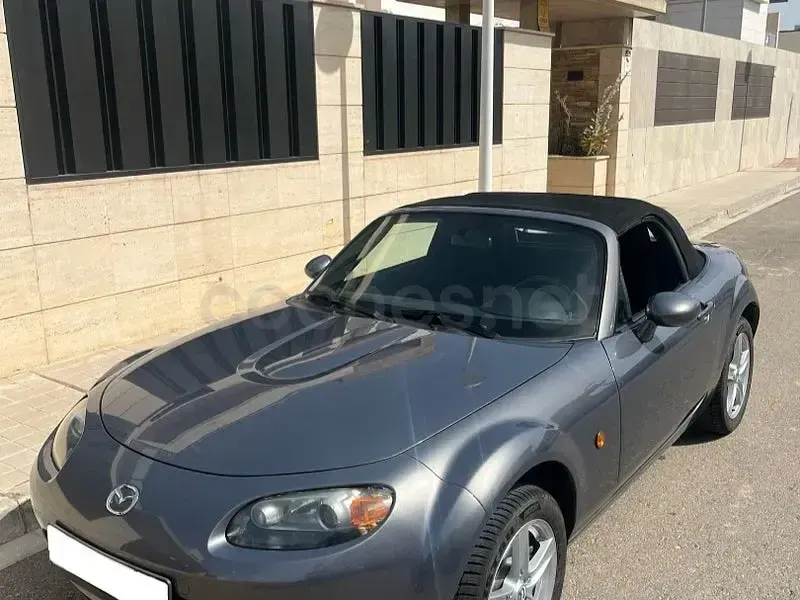 Usado Mazda MX5 Active 126 CV (92 kW) 2007 Gris / plata Descapotable
